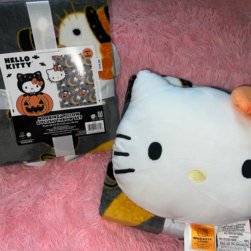Hello Kitty Halloween Blanket & Pillow Set NWT